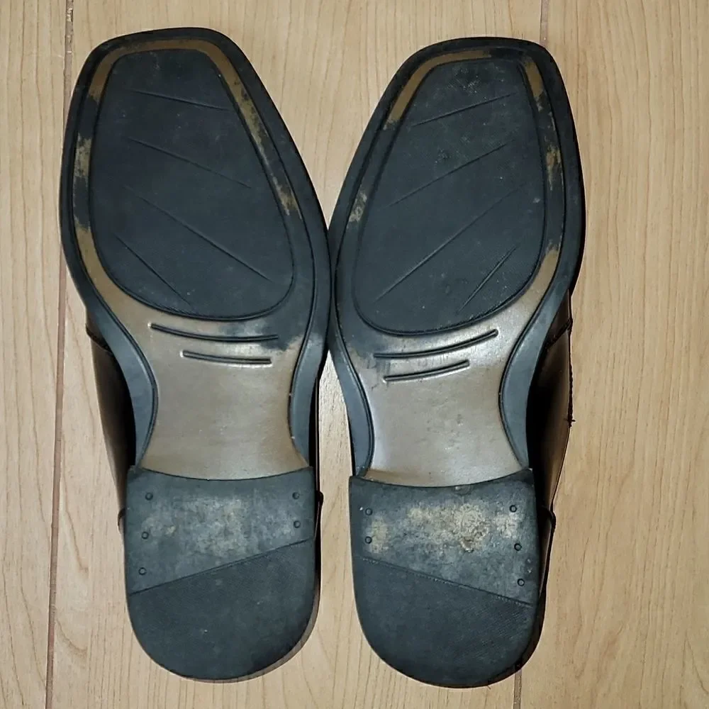 APT 9 BLACK LOAFERS, SIZE 8.5